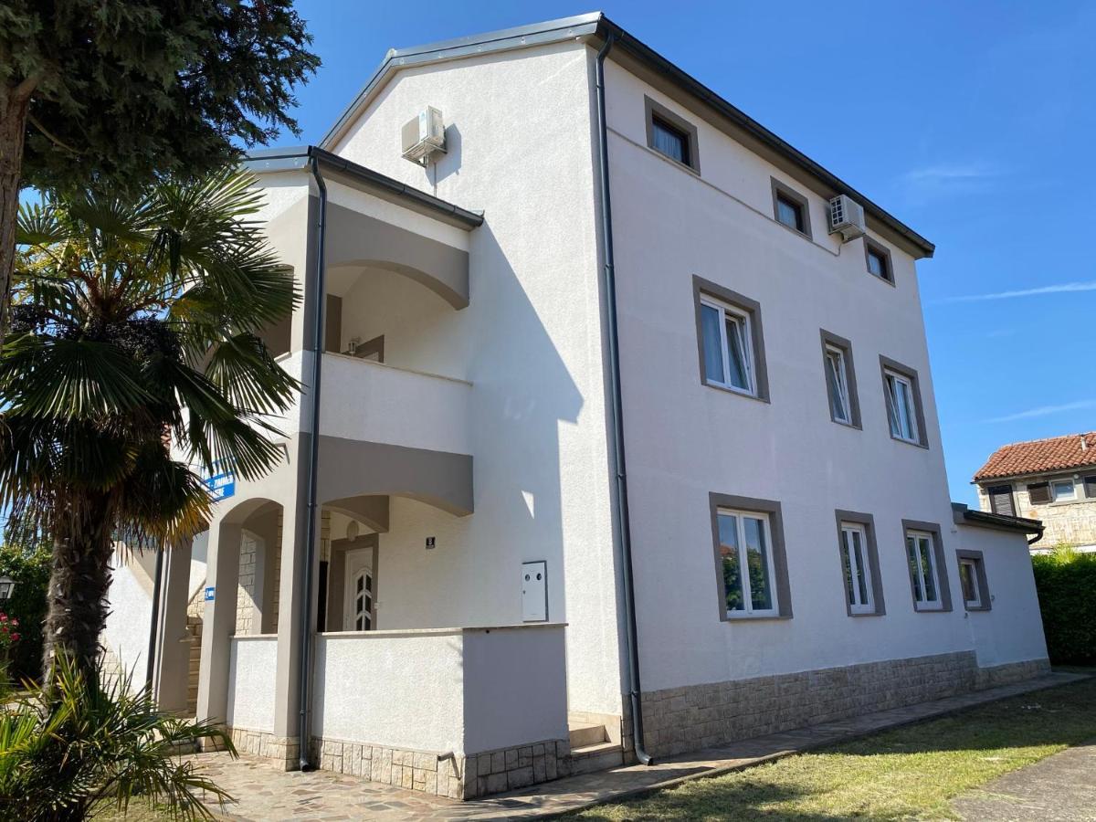 Apartments & Zimmer Jasmine Funtana Exterior photo